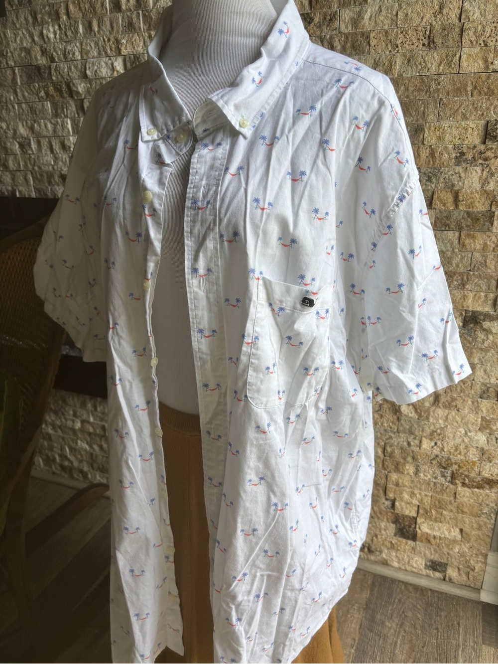 Vineyard Vines White Short-Sleeve Button-Down with palm tree print